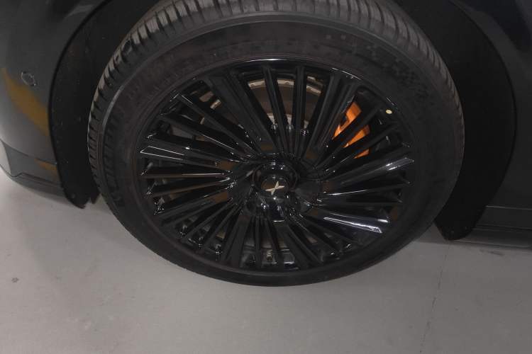 Used XPeng G9 2025 725 with Ultra-Long Range Max Left Front Wheel Hub