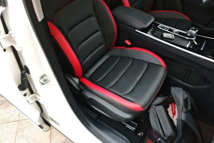 Used SOL X8 2021 300T DCT Leading Smart Connectivity Version 7 Seats