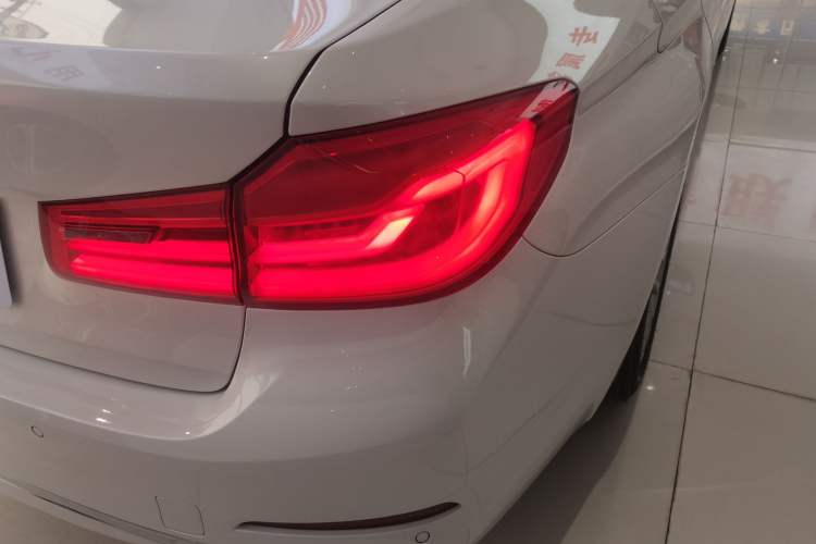 Used BMW 5 Series 2019 Facelifted 530Li Leading Edition Luxury Package Right Rear Taillight