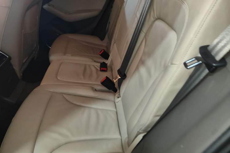 Used Audi Q5 2013 45 TFSI quattro Sport Edition Left Rear Seat