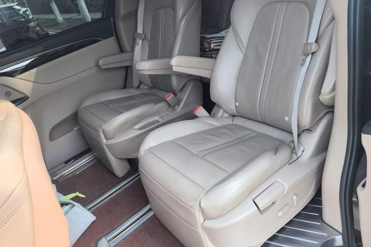 Used Buick GL8 2017 ES 28T Luxury Model China V Standard
