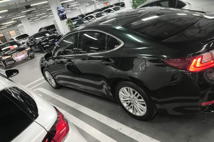 Used Lexus ES 2015 200 Elite Edition
