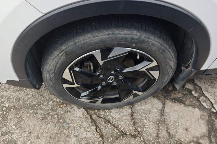 Used GAC Trumpchi GS3 2022 POWER 270T Automatic Luxury Edition Left Front Wheel Hub