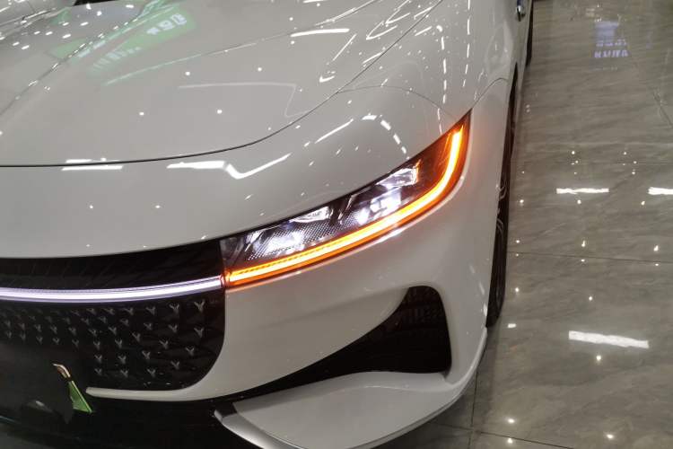 Used VOYAH PASSION 2024 PHEV Four-Wheel Drive Ultra-Long Range Flagship Model