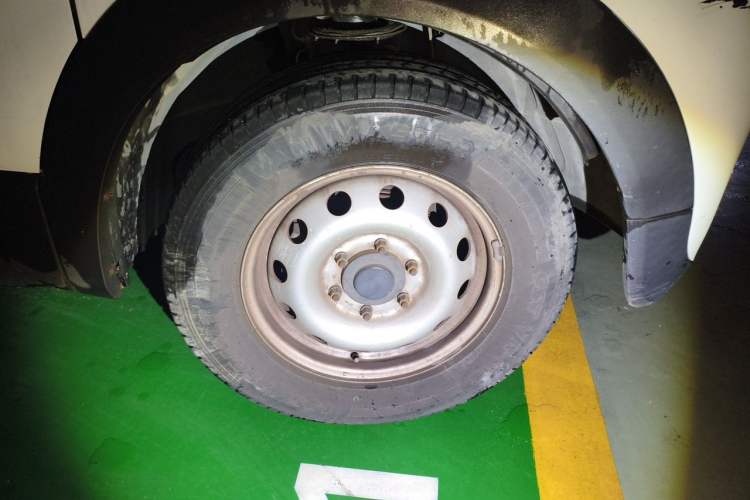 Used Karry Dolphin EV 2021 Upgraded Smart Enjoyment Model Right Front Wheel Hub