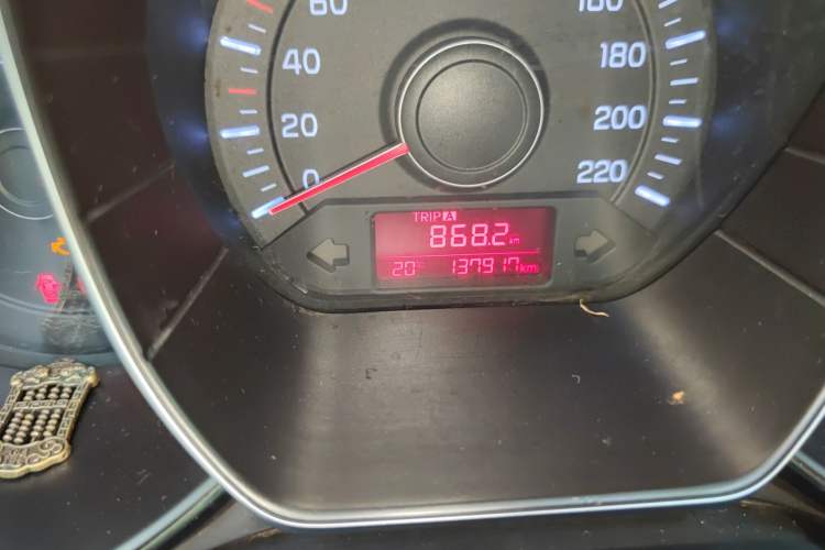 Used Kia K2 2015 Sedan 1.4L MT GLS