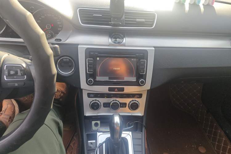 Used Volkswagen FAW-Volkswagen CC 2015 1.8TSI Luxury Model Audio And AC Panel