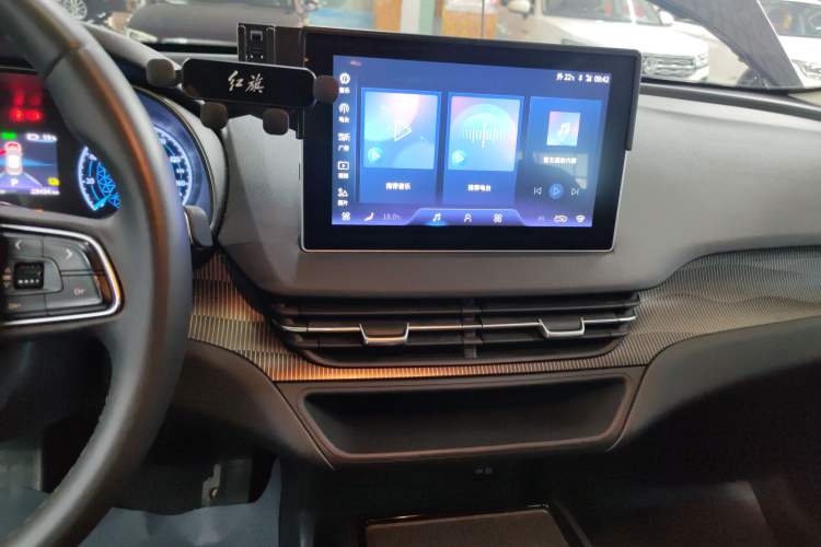 Used Hongqi E-QM5 2023 Revised Version Basic Travel Edition Audio And AC Panel