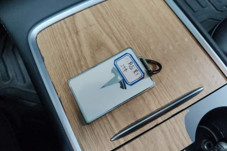 Used Tesla Model Y 2024 Long-Range All-Wheel-Drive Version