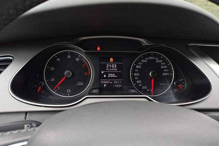 Used Audi A4L 2013 30 TFSI Automatic Comfort Model Instrument Cluster