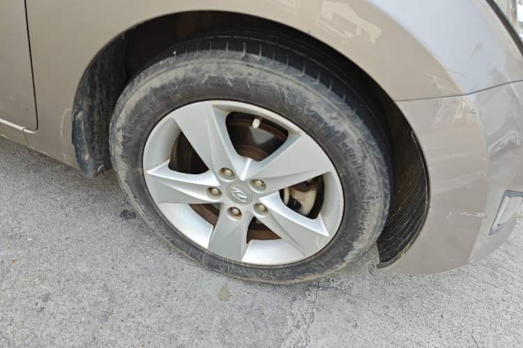 Used Hyundai Elantra (5th Generation / Langdong) 2012 1.6L Automatic Fashion Edition Right Front Wheel Hub