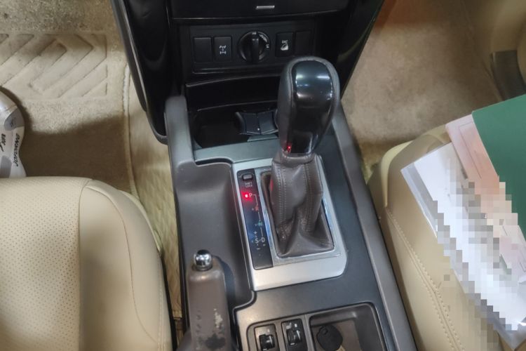Used Toyota Prado 2014 4.0L Low-Power Version Middle East Edition Gear Lever