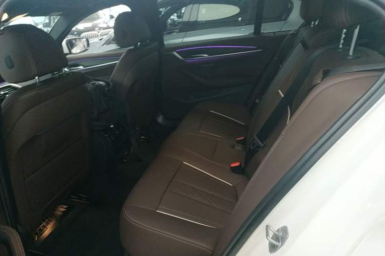 Used BMW 5 Series New Energy 2022 Restyled 535Le M Sport Package Left Rear Seat