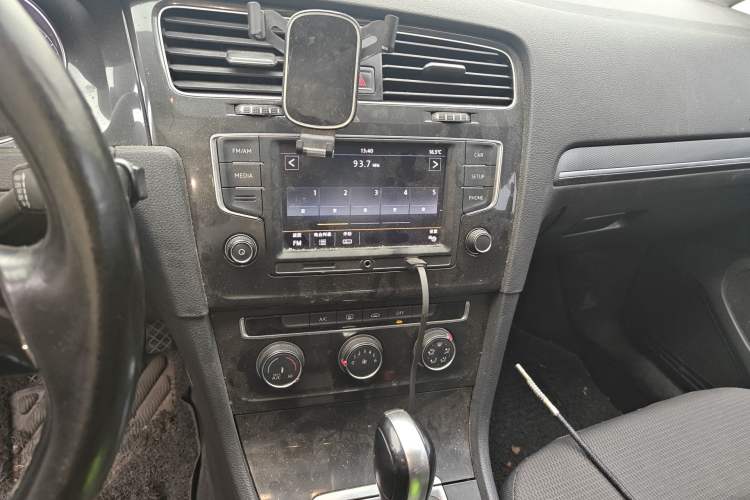 Used Volkswagen Golf 2017 1.6L Automatic Comfort Million-Vehicle Anniversary Edition