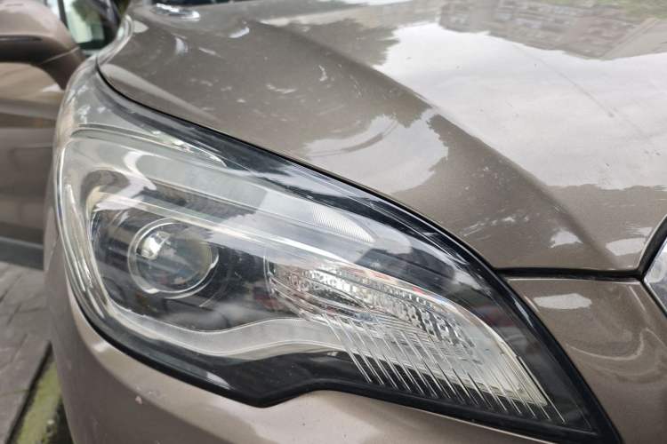 Used Buick Envision 2014 28T Four-Wheel Drive Elite Model Right Front Headlight