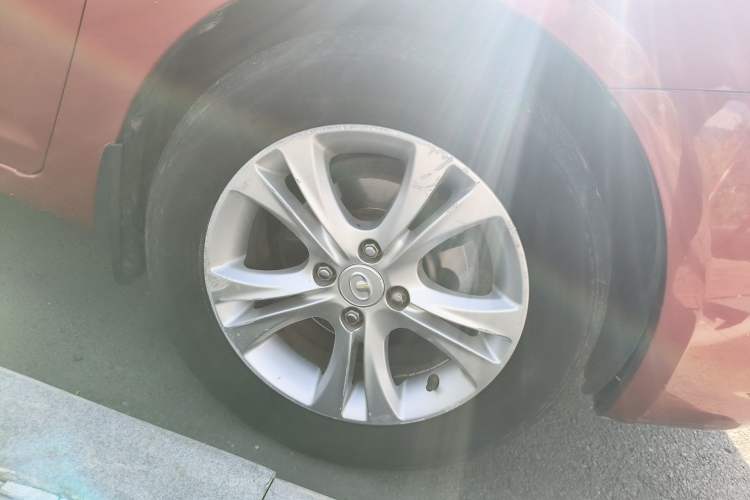 Used Great Wall C30 2013 1.5L Manual Luxury Model Right Front Wheel Hub