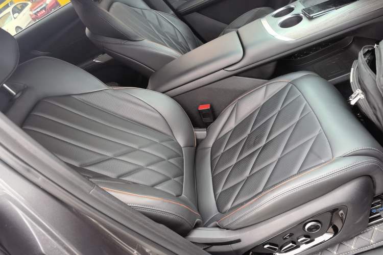 Used CHANGAN CS75 PLUS 2025 4th Generation UItra 2.0T New Blue Whale Smart Intelligent Powertrain Version
