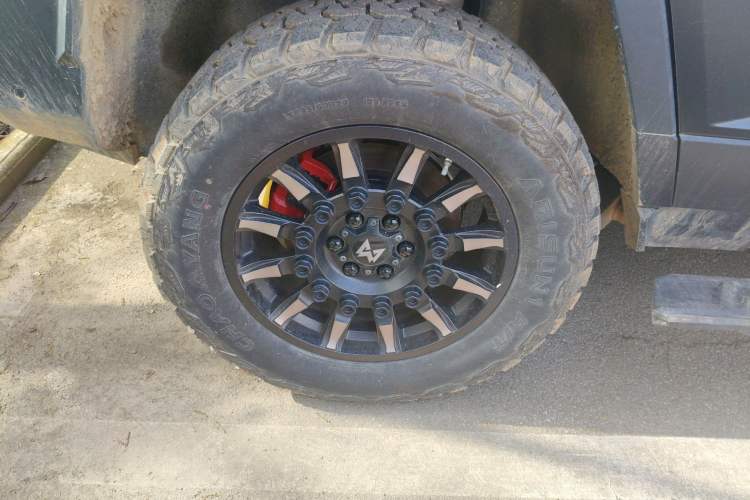 Used Brave warrior 917 2023 Range-Extended Base Model Right Rear Wheel Hub