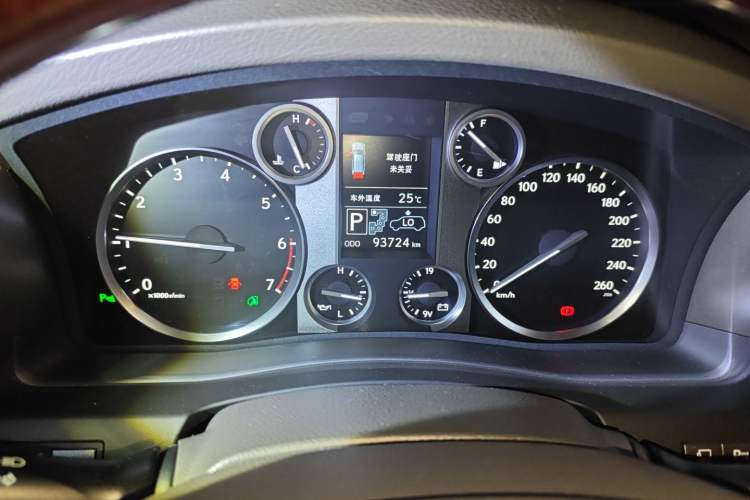 Used Lexus LX 2013 570