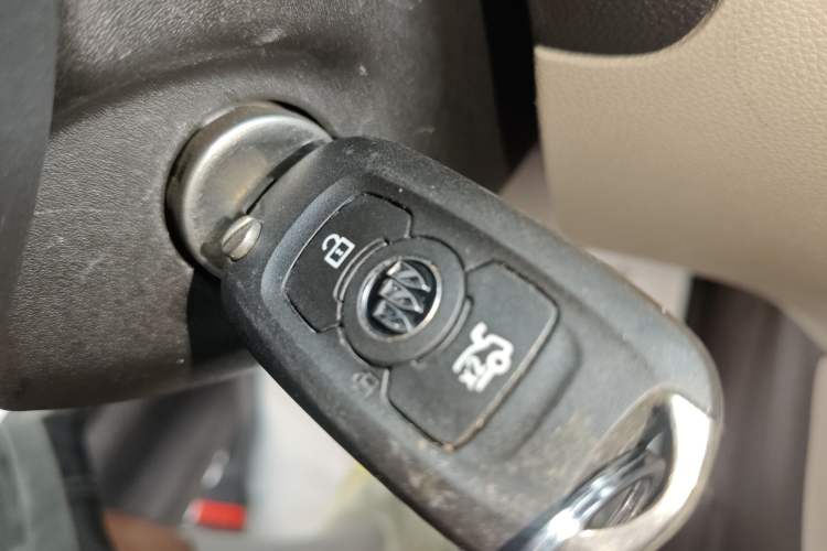 Used Buick Verano 2017 Sedan 15S Automatic Leading Model Vehicle Key