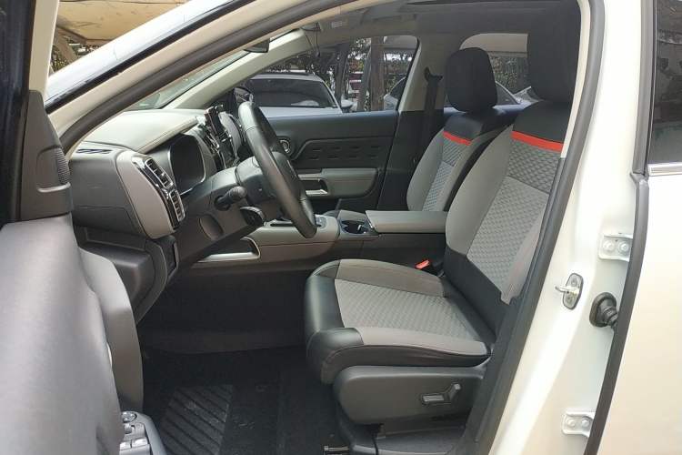 Used Citroen C5 AIRCROSS 2017 350THP Fashion Edition Left Front Seat