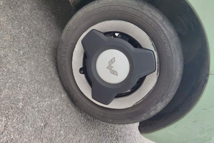 Used Wuling Hongguang MINIEV 2021 Macaron Premium Model – Lithium Iron Phosphate Right Front Wheel Hub