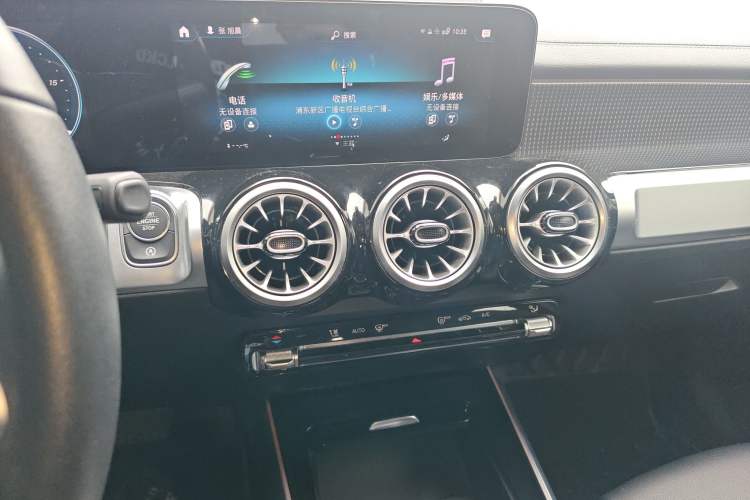 Used Mercedes-Benz GLB 2022 Updated GLB 200 Fashion Edition