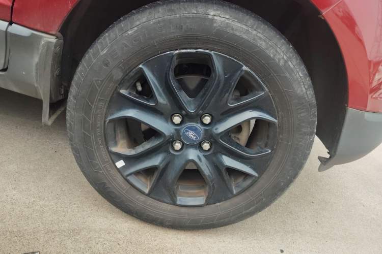 Used Ford EcoSport 2016 1.5L Automatic Sport Collection Edition Right Front Wheel Hub