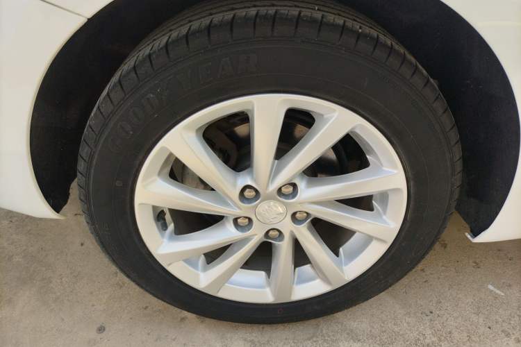 Used Buick Verano 2019 Sedan 15S Automatic Leading Model Right Rear Wheel Hub