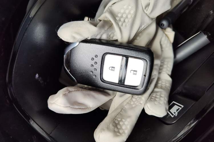 Used Honda Vezel 2017 1.8L CVT Front-Wheel Drive Pioneer Edition