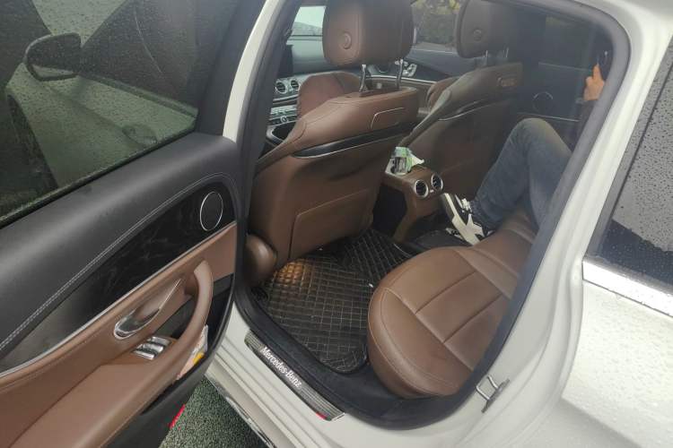 Used Mercedes-Benz E-Class 2019 E 300 L Sporty and Stylish Model
