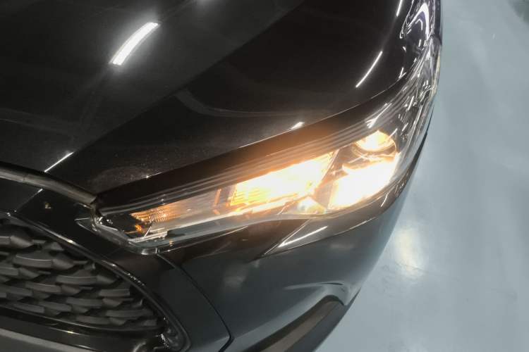 Used Toyota Corolla Cross 2023 2.0L Elite Edition Left Front Headlight