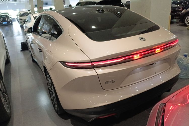 Used Nio ET5 2024 75 kWh Exterior 2