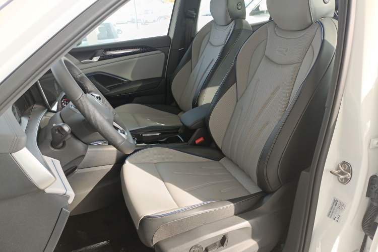 Used Volkswagen Tayron 2025 Tharu L 330TSI Two-Wheel Drive Elite City Package