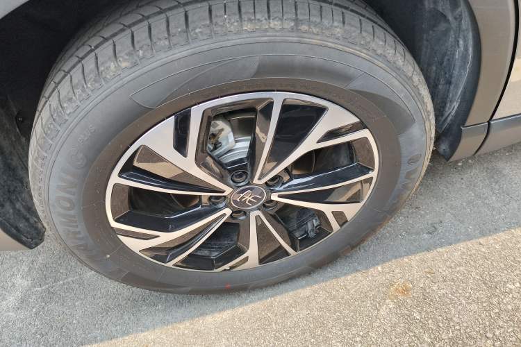 Used BYD Song Pro New Energy 2026 Model DM-i 133KM Progressive Version Right Rear Wheel Hub