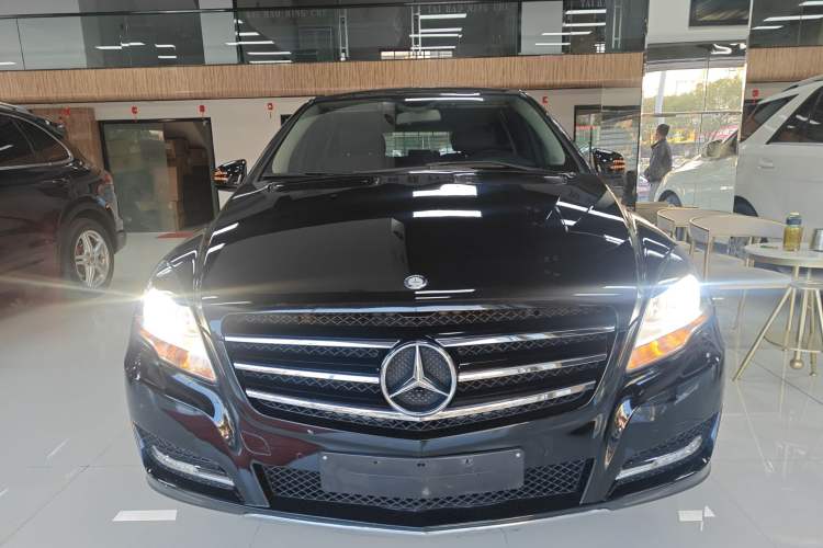 Used Mercedes-Benz R-Class 2015 R 320 4MATIC Luxury Model