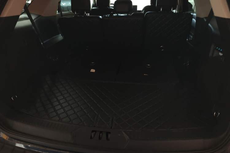 Used Ford Explorer 2020 EcoBoost 285 4x4 Titanium Edition 7-Seater