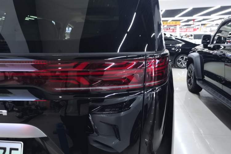 Used Denza D9 2022 DM-i 1040 Prestige Model Right Rear Taillight