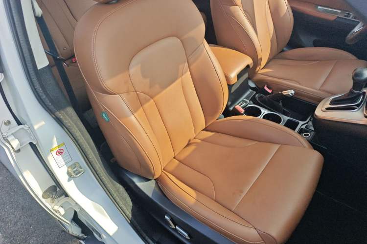 Used Haval H6 2015 Sport Edition 1.5T Automatic Two-Wheel Drive Luxury Model Right Front Seat