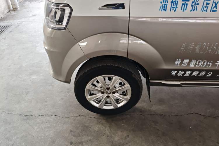 Used Jinbei New Hiace S 2022 1.5L Wealth Edition Air-Conditioner-Free Truck China VI Standard SWC15M Exterior 4