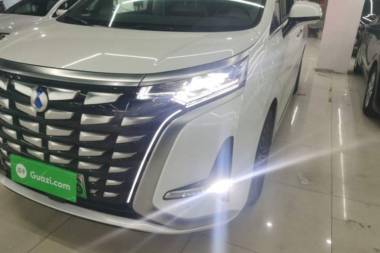 Used Denza D9 2022 DM-i 970 Four-Wheel Drive Flagship Model
