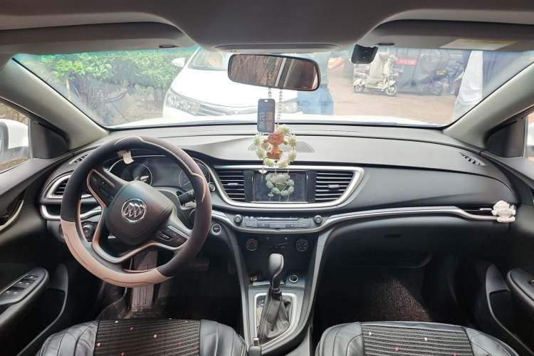 Used Buick GT 2021 Revised Version Flagship 1.5L Automatic Elite Edition Center Console