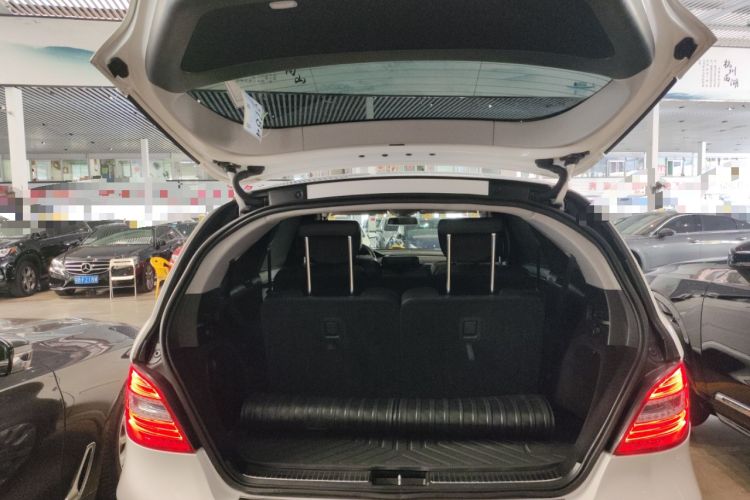 Used Mercedes-Benz R-Class 2017 R 320 4MATIC Business Edition Prestige Model