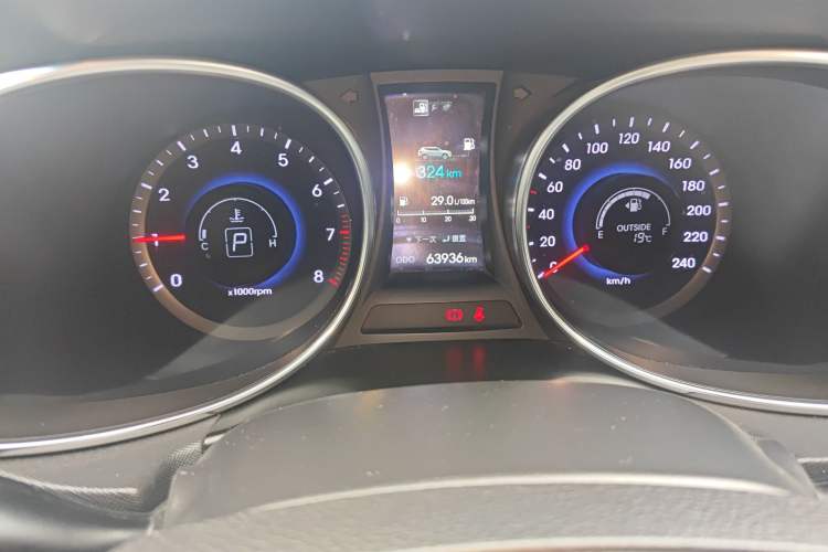 Used Hyundai Santa Fe 2013 2.4L Automatic Two-Wheel Drive Smart Version