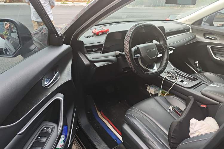 Used Venucia V 2022 260T Black Horse Edition · Idol Driver Seat