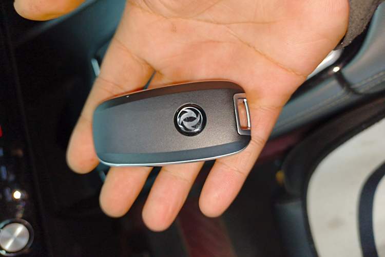 Used Dongfeng Aeolus Huge 2022 Mach Dual-Motor 1.5T MHD Dare-to-Dream Edition
