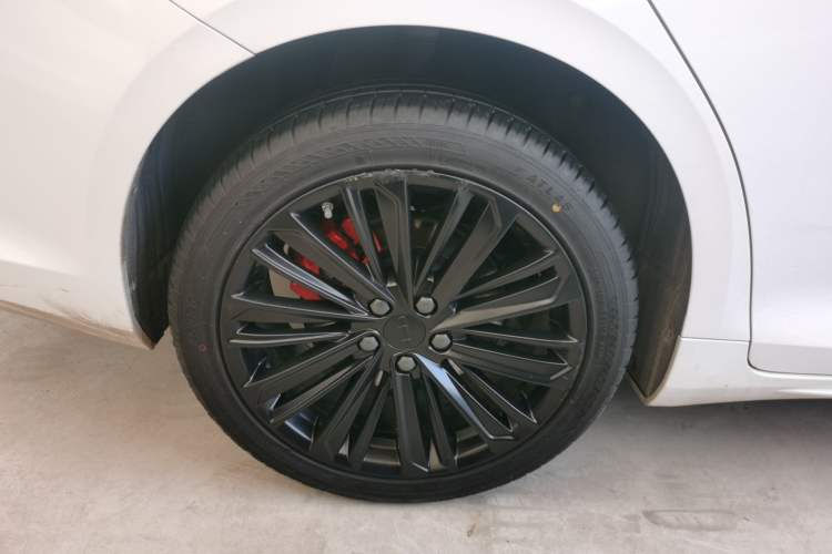 Used Geely Auto Preface 2024 Zhiqing 1.5TD Galaxy Edition Right Rear Wheel Hub