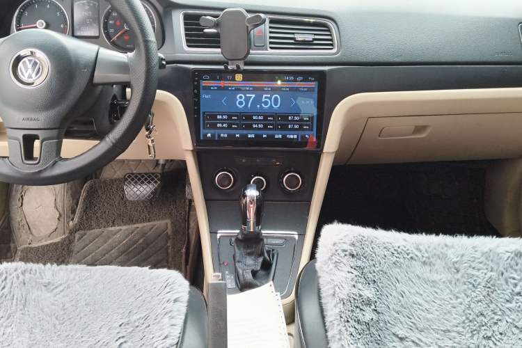 Used Volkswagen Lavida 2013 1.6L Automatic Comfort Edition
