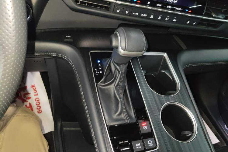 Used Toyota SIENNA 2024 2.5L Hybrid Four-Wheel Drive Prestige Edition