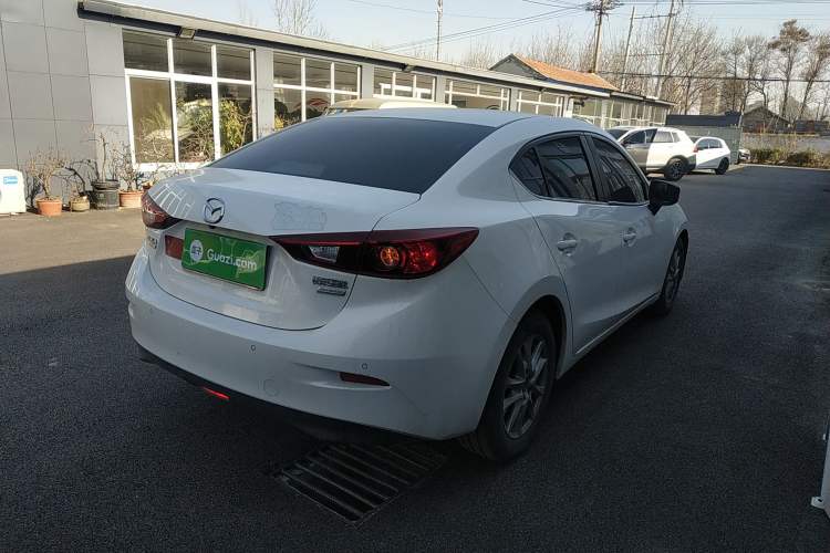 Used Mazda Mazda 3 Axela 2014 Sedan 1.5L Automatic Luxury Model
